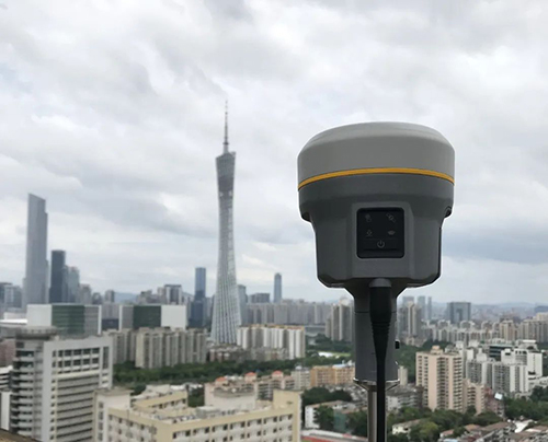 天宝耐特、Trimble R10 GNSS系统、HD-GNSS处理引擎、SurePoint技术捕获精确的位置