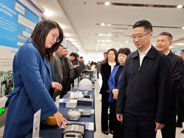 北斗产业联盟,北斗+,单北斗接收机,地基增强系统,北斗电子浮标,天宝耐特,北斗产业领域创新者,027-59880803 北斗产业联盟,北斗+,单北斗接收机,地基增强系统,北斗电子浮标,天宝耐特,北斗产业领域创新者,027-59880803